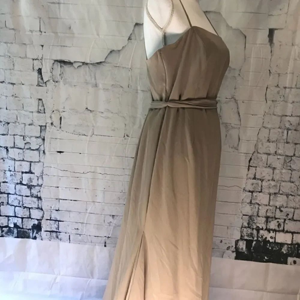 Formal dress   - Picture 5 of 8